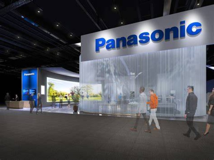 A Picture Of The Panasonic TH-152UX1 TV