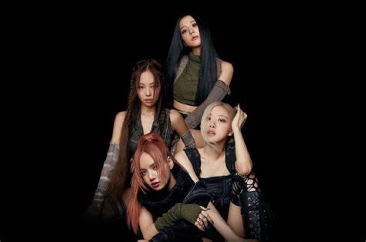 BlackPink in Black