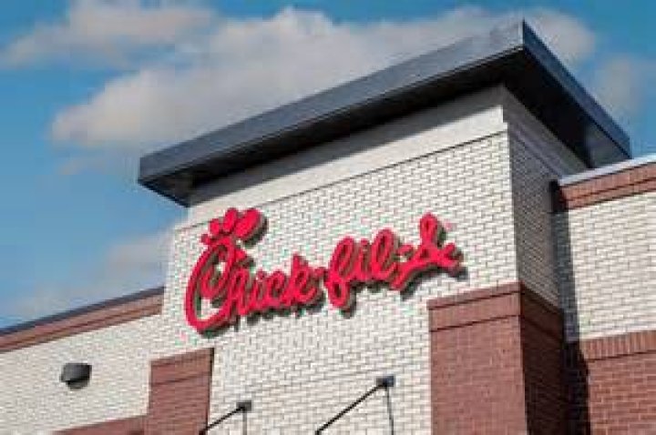 Chick-fil-A: Billionaire Enterprise Replaces KFC 