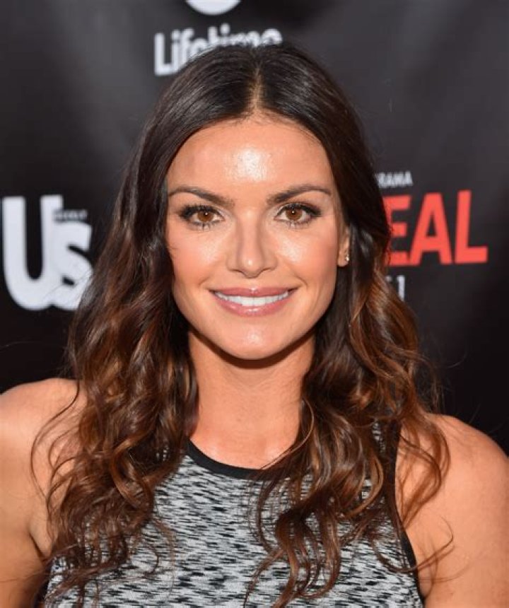 Courtney Robertson Net Worth | TheRichest