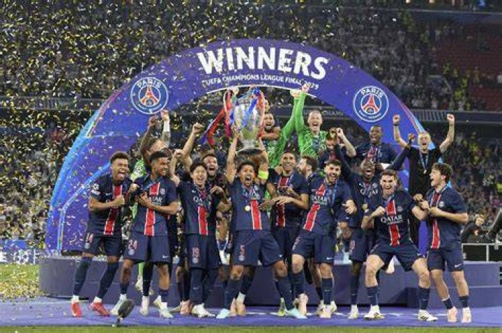 UEFA Champions League: Paris Saint-Germain vs. AC Milan